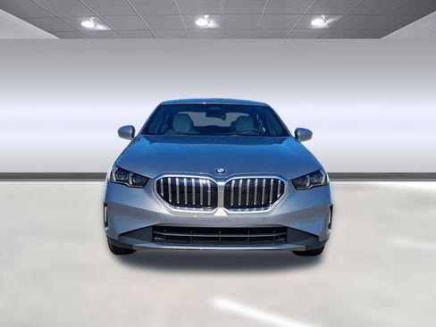 Used 2026 BMW 530i w/ Premium Package RWD image 5