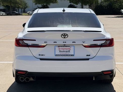 Used 2026 Toyota Camry Hybrid w/ Multimedia Upgrade Package FWD image 5