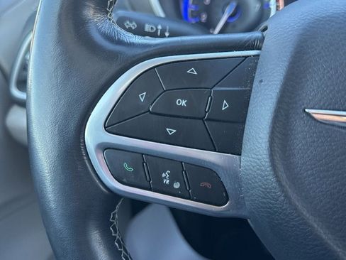 Used 2021 Chrysler Pacifica Touring-L w/ Uconnect Theater Family Group image 22