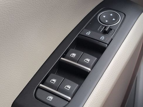 Used 2025 Kia Soul LX w/ LX Technology Package FWD image 21