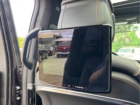Used 2024 Jeep Grand Wagoneer L Series III w/ Rear Seat Video Group 1 AWD/4WD image 46