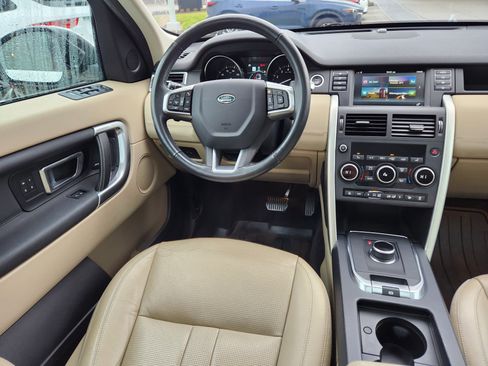 Used 2019 Land Rover Discovery Sport HSE image 13