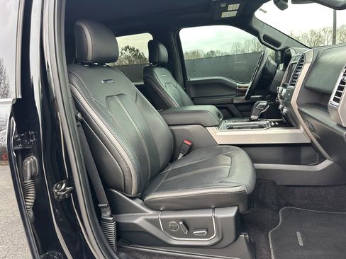 Used 2016 Ford F150 Platinum w/ Equipment Group 701A Luxury image 10