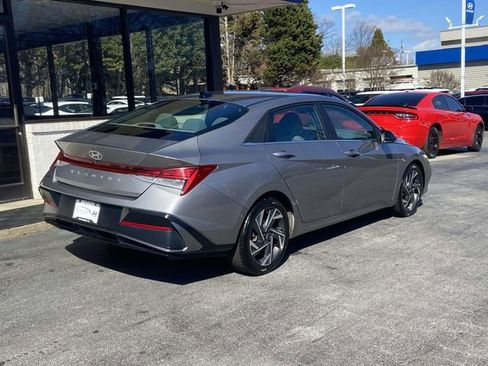 Certified 2024 Hyundai Elantra SEL w/ Convenience Package image 3
