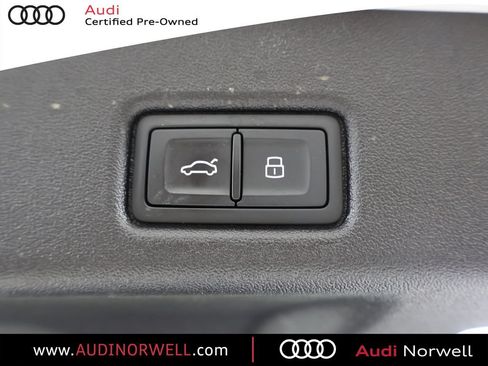 Certified 2025 Audi Q5 Premium w/ Convenience Package AWD/4WD image 17