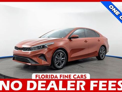 Used 2023 Kia Forte LXS w/ LXS Technology Package FWD image 1