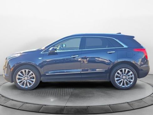 Used 2017 Cadillac XT5 Platinum image 2