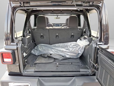 Certified 2022 Jeep Wrangler Unlimited Sport w/ Sun And Sound Package image 28