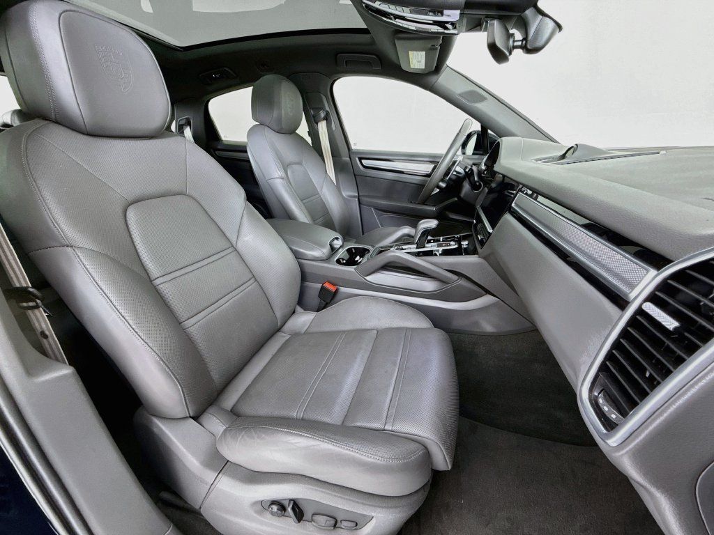 Certified 2023 Porsche Cayenne Platinum Edition AWD/4WD image 29