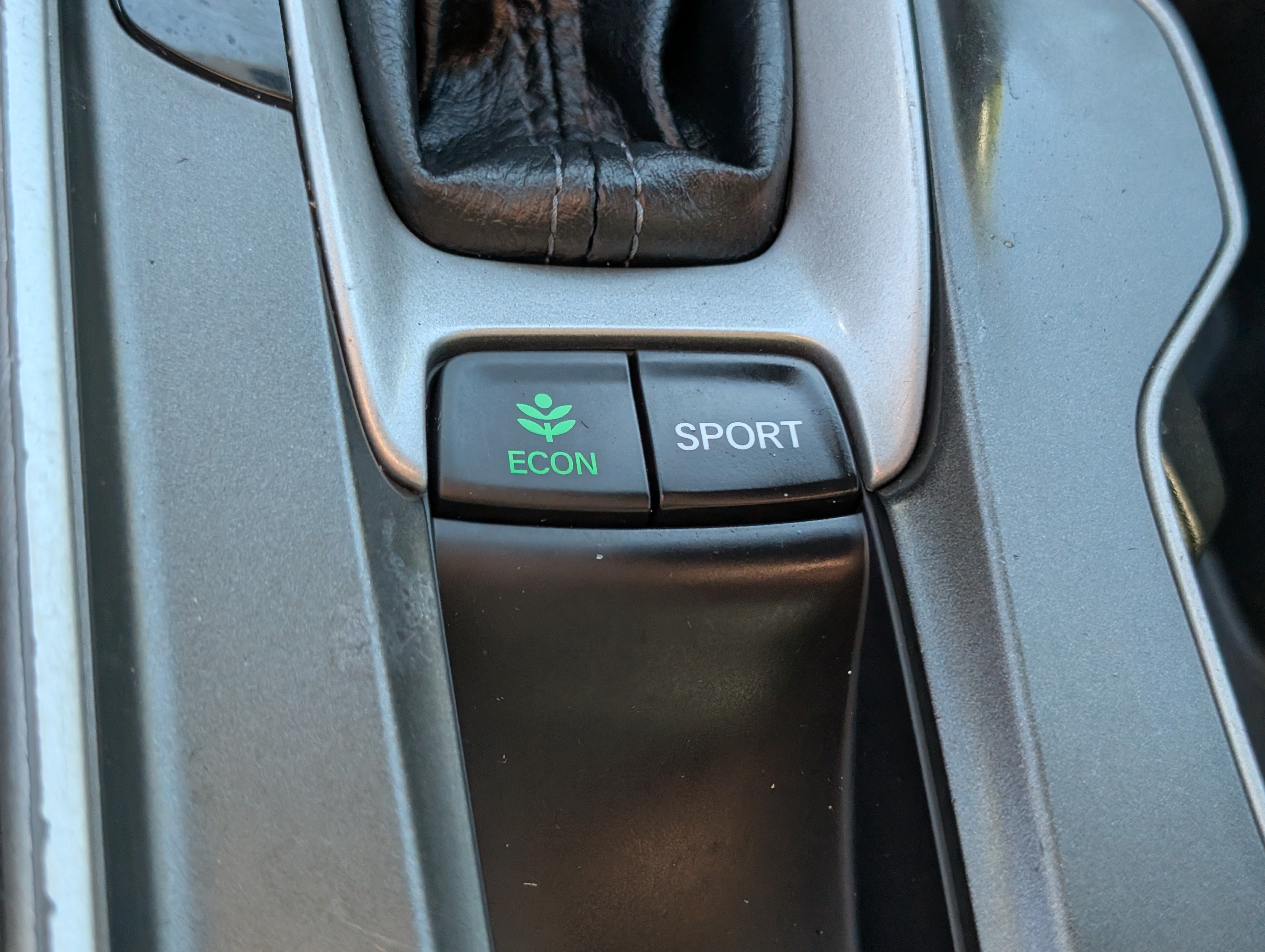 Used 2018 Honda Accord Sport image 25