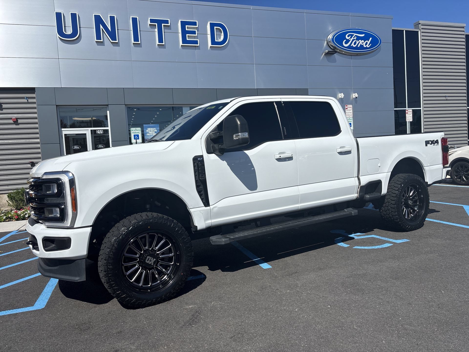 Used 2023 Ford F250 XLT w/ Black Appearance Package AWD/4WD image 1