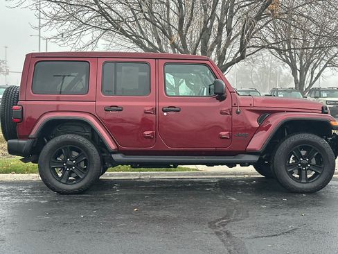 Used 2022 Jeep Wrangler Unlimited Sahara image 8