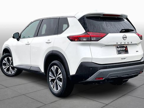 Used 2023 Nissan Rogue SV image 11