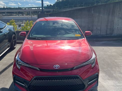 Used 2021 Toyota Corolla SE FWD image 2