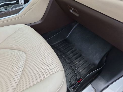 Used 2022 Toyota Highlander Platinum AWD/4WD image 40