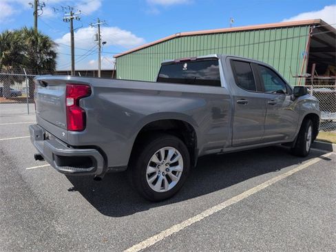 Used 2022 Chevrolet Silverado 1500 Custom image 2