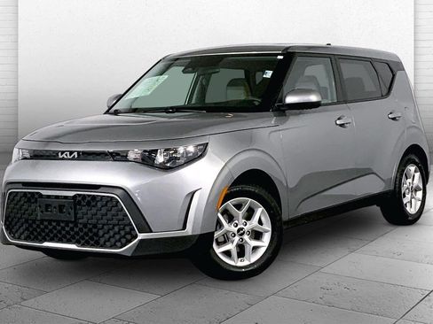 Certified 2025 Kia Soul LX w/ LX Technology Package FWD image 12