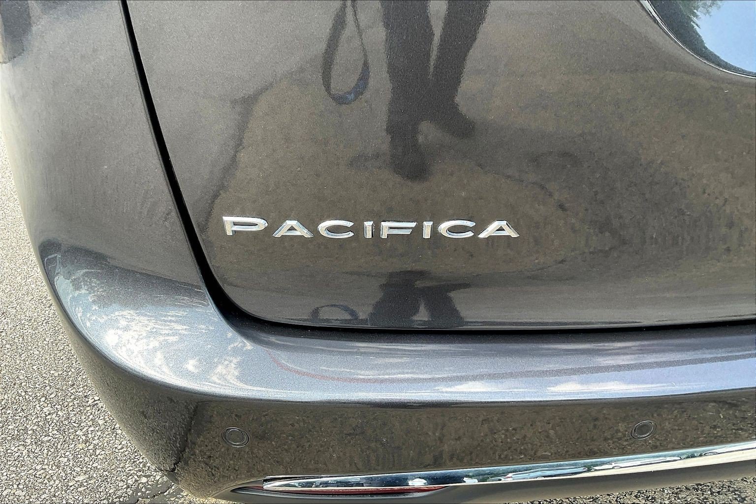 Used 2021 Chrysler Pacifica Touring-L FWD image 23