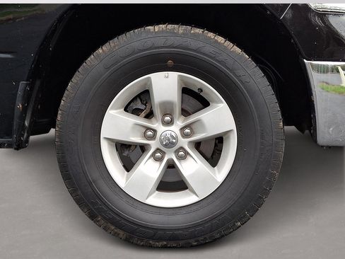 Used 2024 RAM 1500 Classic SLT AWD/4WD image 8