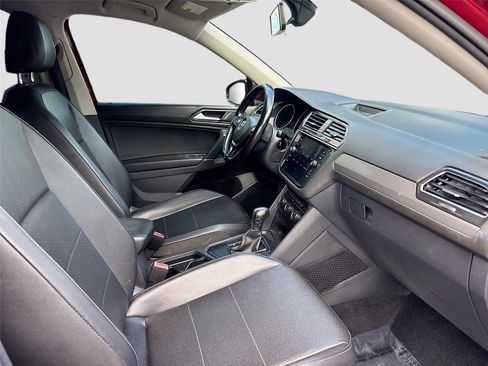 Used 2018 Volkswagen Tiguan SE w/ Front Fog Lights Package image 31