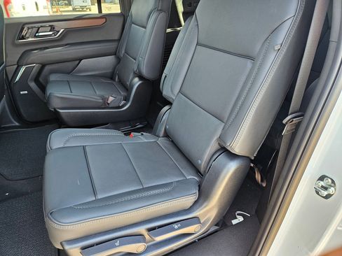 New 2026 GMC Yukon XL Denali w/ Sun & Power Step Package image 27