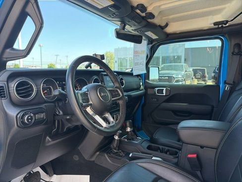 Used 2022 Jeep Gladiator Overland w/ Popular Equipment Package AWD/4WD image 16
