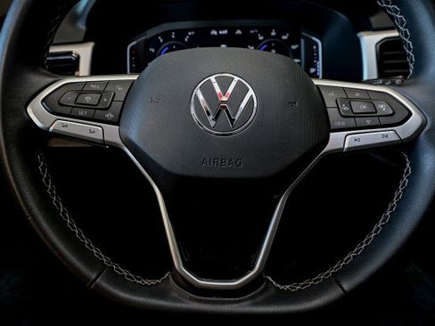 Used 2022 Volkswagen Atlas SE image 34