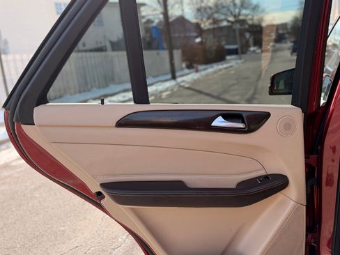 Used 2017 Mercedes-Benz GLE 350 GLE 350 w/ Parking Assist Package image 24