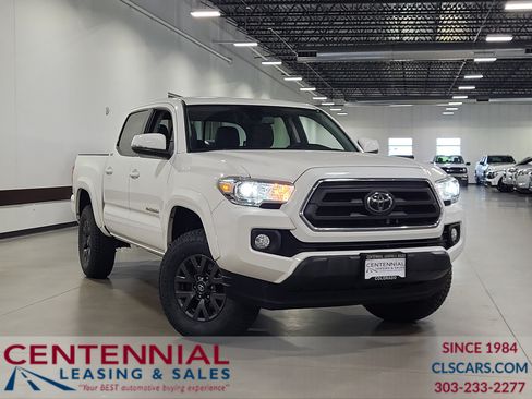 Used 2021 Toyota Tacoma SR5 w/ Technology Package AWD/4WD image 1