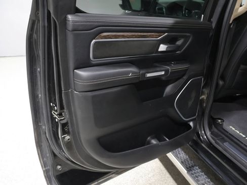 Used 2019 RAM 1500 Laramie AWD/4WD image 19