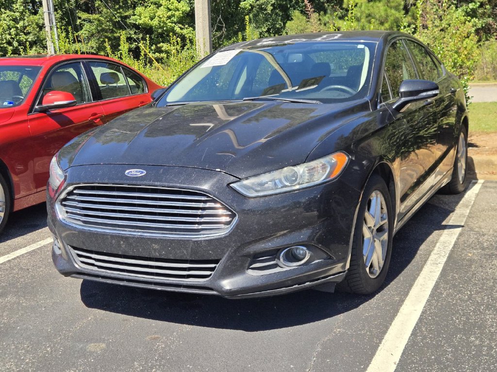 Used 2014 Ford Fusion SE w/ Equipment Group 202A FWD image 3