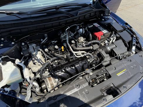 Used 2024 Nissan Altima 2.5 SR FWD image 17
