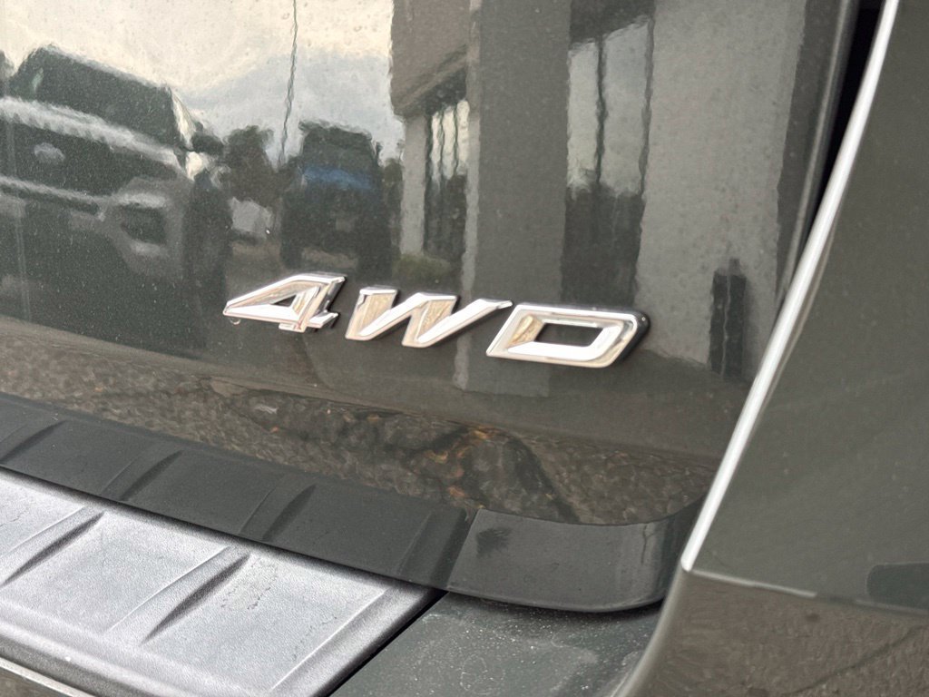 Used 2022 Ford Explorer XLT w/ Equipment Group 202A AWD/4WD image 6