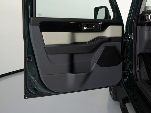 Used 2024 INEOS Grenadier Station Wagon AWD/4WD image 10