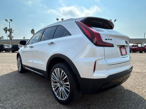Used 2024 Cadillac XT4 Premium Luxury FWD image 4