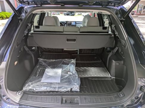 New 2025 Mitsubishi Outlander SE image 12