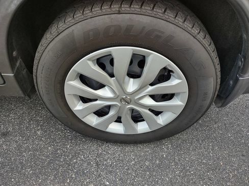 Used 2020 Nissan Rogue S image 38