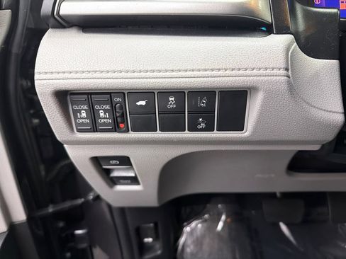 Used 2018 Honda Odyssey EX-L image 34