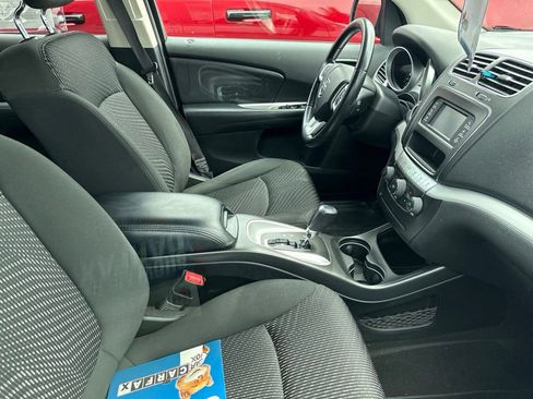 Used 2020 Dodge Journey SE w/ SE Popular Equipment Group FWD image 28