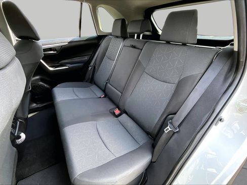 Used 2024 Toyota RAV4 XLE AWD/4WD image 20