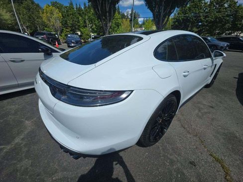 Used 2023 Porsche Panamera Platinum Edition w/ Assistance Package RWD image 3