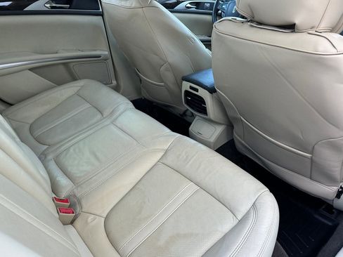 Used 2014 Lincoln MKZ Hybrid image 29