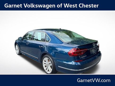 Used 2018 Volkswagen Passat 2.0T SEL Premium FWD image 3
