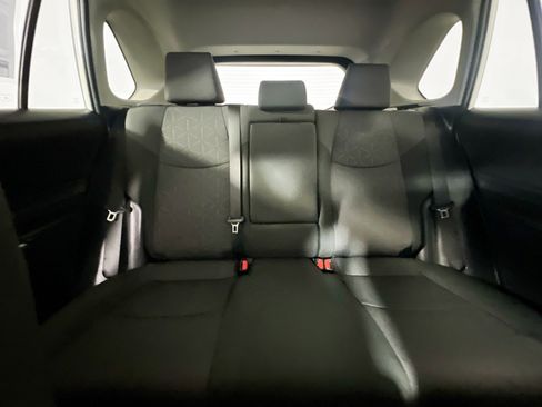 Used 2024 Toyota RAV4 XLE FWD image 33