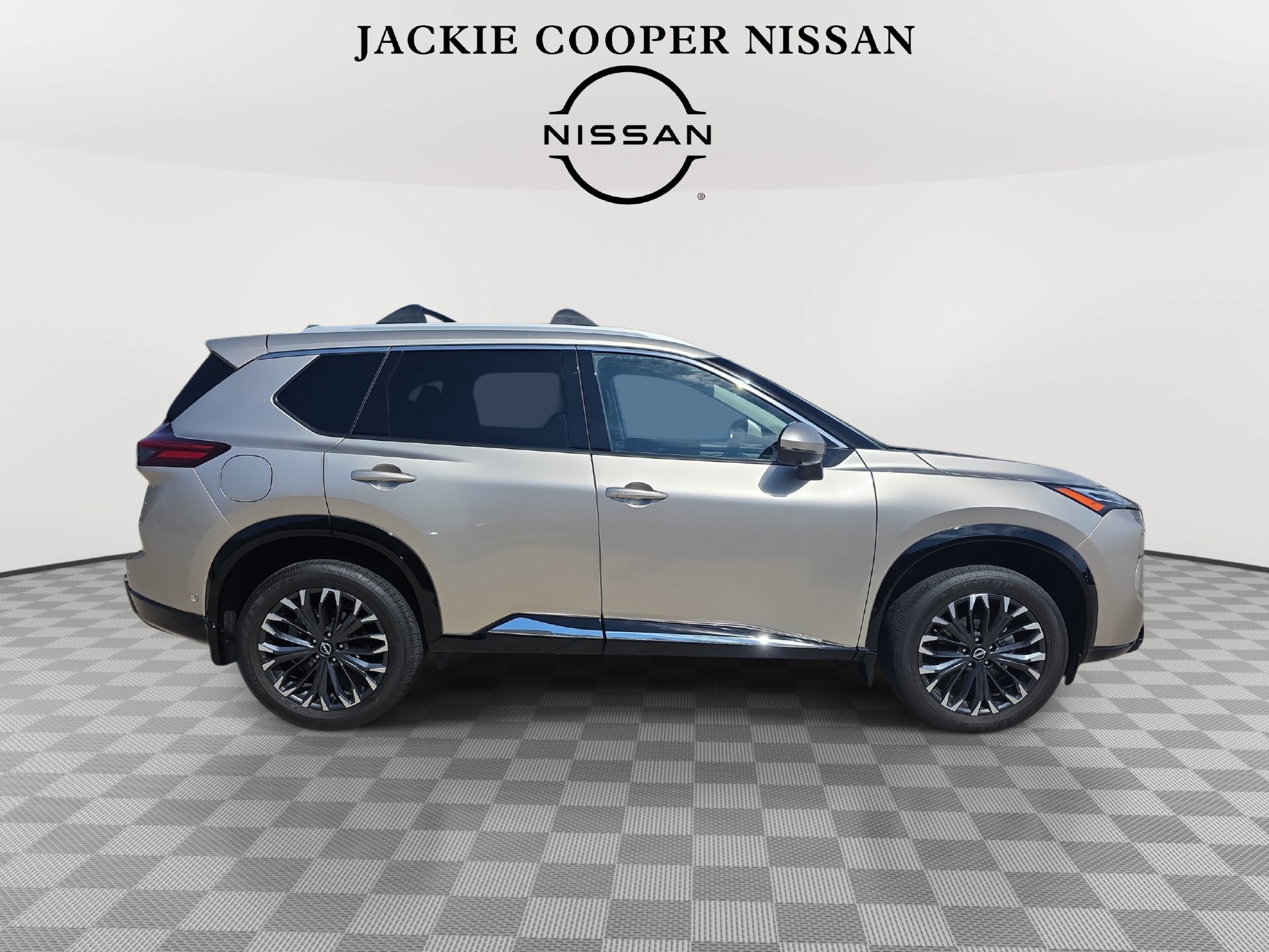 Used 2026 Nissan Rogue Platinum w/ Platinum Premium Package AWD/4WD image 4