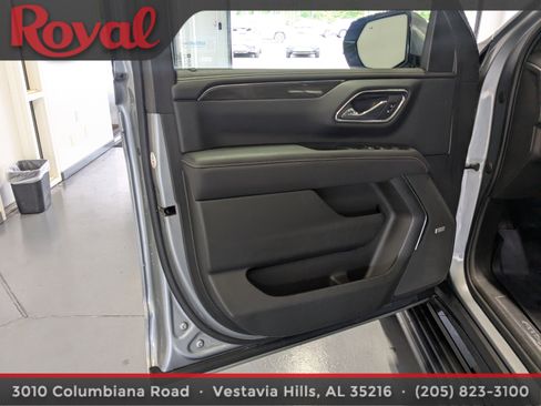 Used 2023 GMC Yukon AT4 w/ Technology Package AWD/4WD image 19
