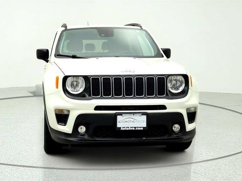 Used 2022 Jeep Renegade Latitude w/ Convenience Group AWD/4WD image 2
