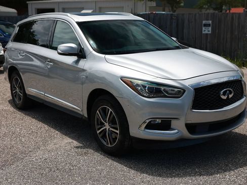 Used 2017 INFINITI QX60 Luxe w/ Premium Package AWD/4WD image 8