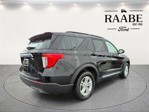 Used 2023 Ford Explorer XLT w/ Equipment Group 202A image 7