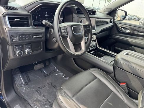 Used 2024 GMC Yukon XL Denali image 19